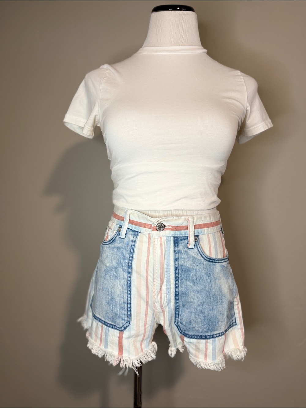 American Eagle Striped Fringe Hem Women's Shorts with Denim Pockets - Picture 2 of 5